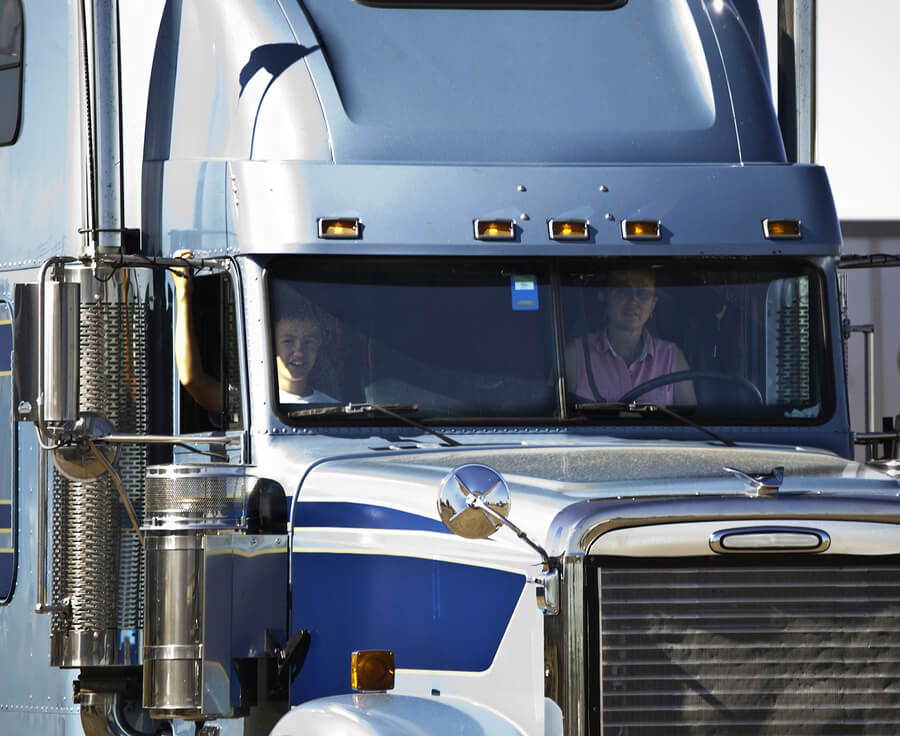 Picture of a truck driver that has a felony.